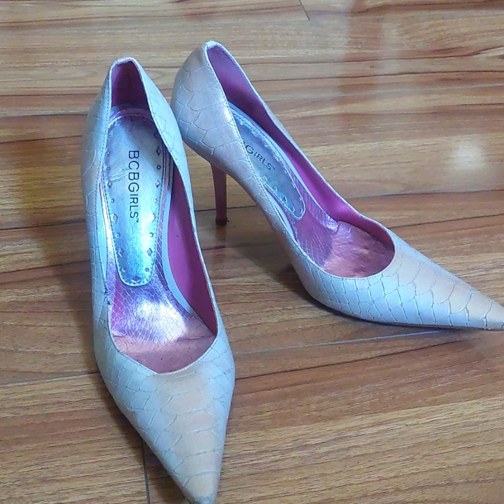 BCBGIRLS Leather high heels sleto shoes
